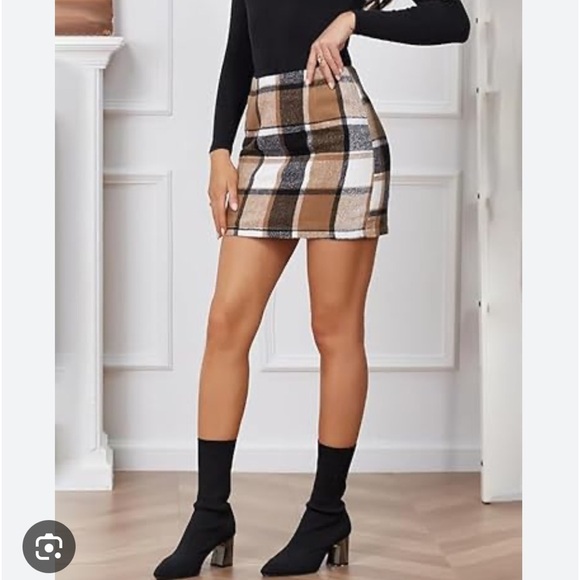 Theory 90s Plaid Buffalo Check Fitted Knit Mini Skirt - Picture 4 of 8